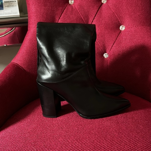 Stuart Weitzman Boots Never Worn - Picture 6 of 8